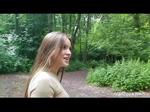 ❤️ Suxerinlle a Evelina que fodemos nun lugar público! Ela dixo que si. Entón fodiuna no cu e corme na súa boca. Entón ela cabreouse. ❤️  Sexo en nós ☑
